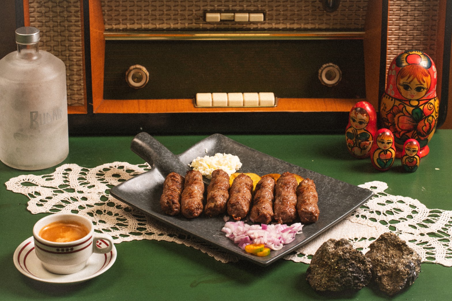 Ćevapčići classici di carne 100% manzo, grigliati alla perfezione – Specialità balcanica a Vicenza
